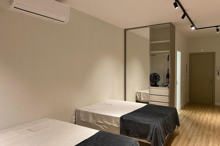 Room 5 of 10