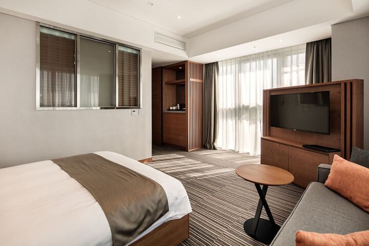 Room 15 of 85