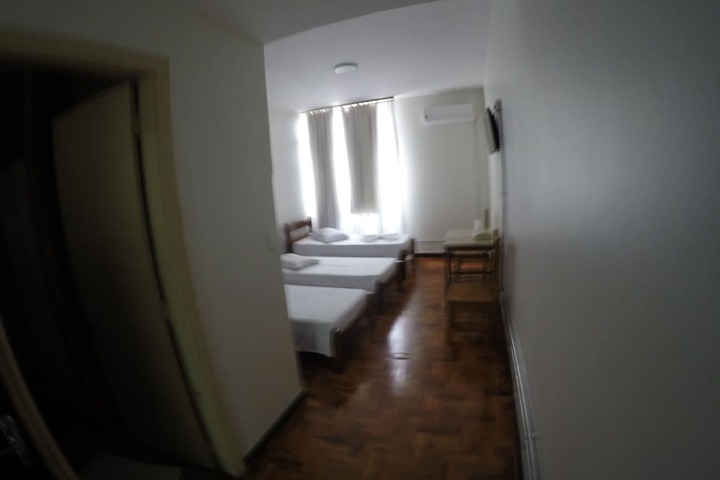 Room 19 of 48