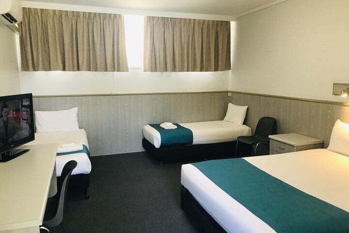 Room 11 of 53