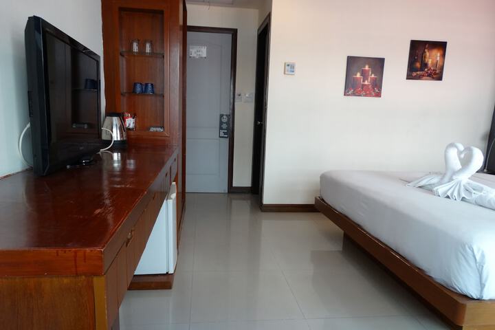 Room 28 of 42