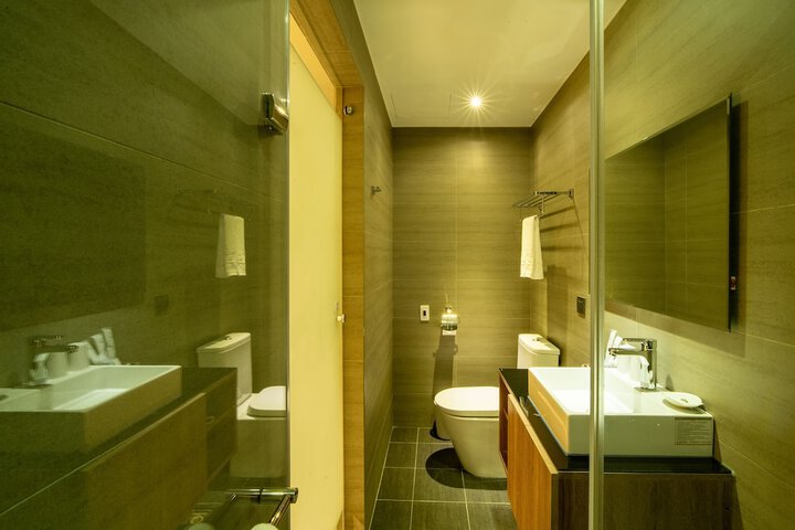 Room 30 of 32