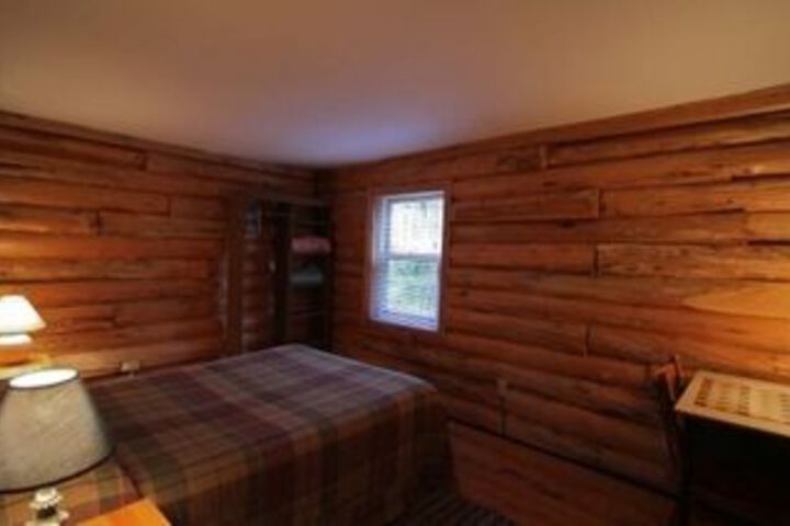 Room 10 of 27