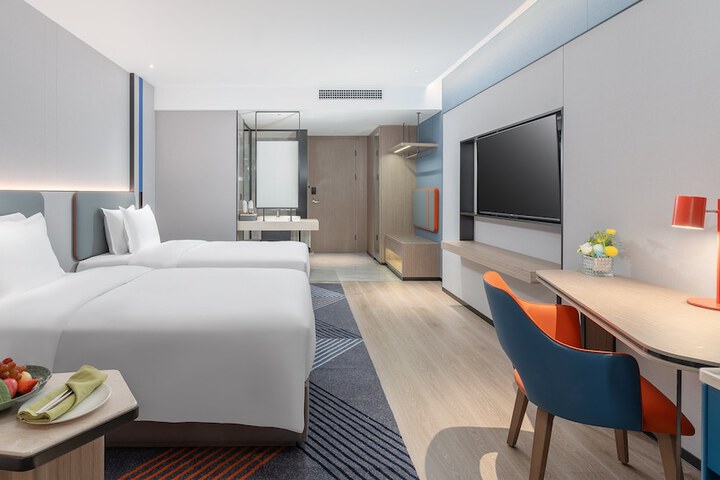 Room 9 of 53