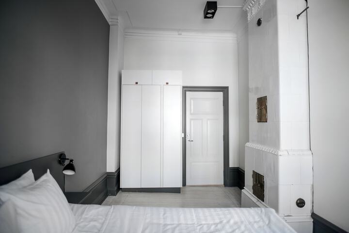 Hotel Entry