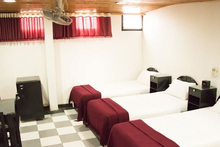 Room 29 of 38