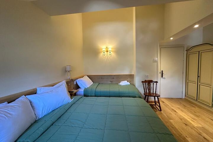 Room 30 of 106