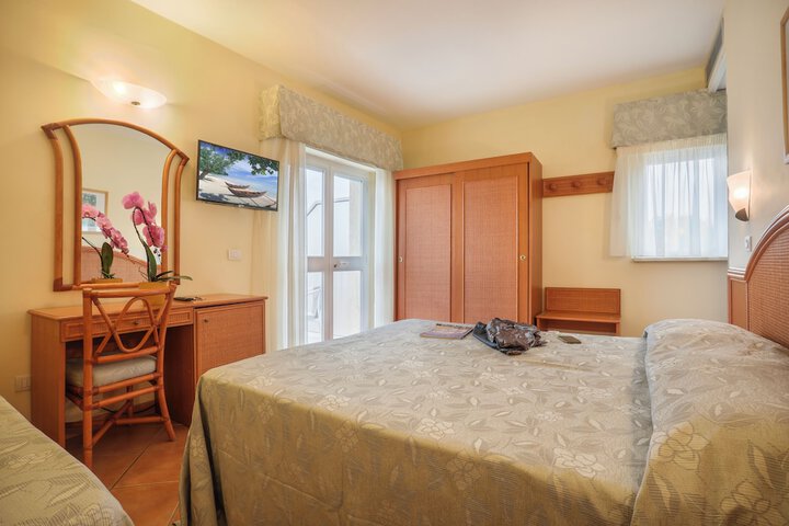 Room 19 of 50