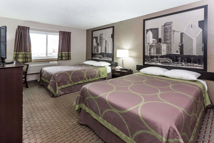 2 Double Beds (1 of 7)