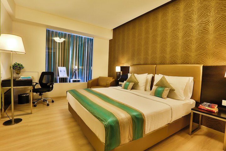 Room 10 of 38
