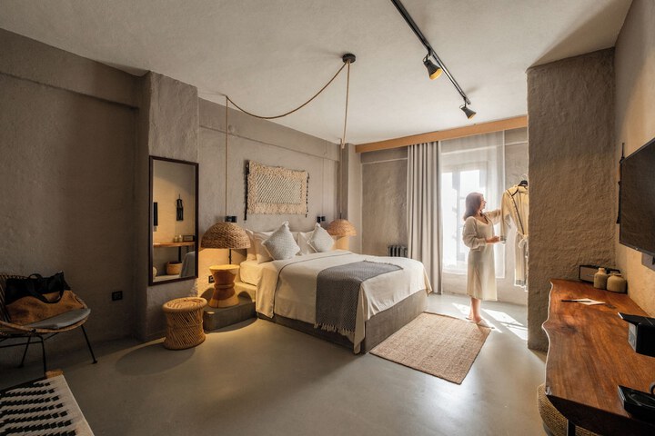 Room 17 of 53