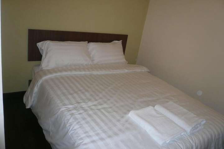 Room 17 of 41