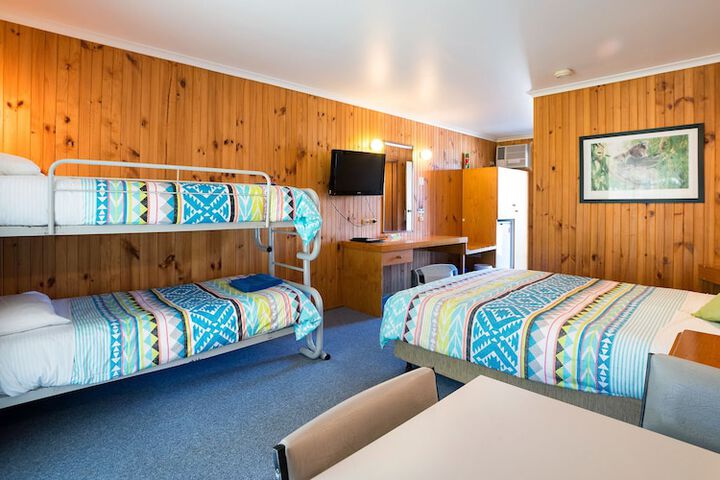 Room 6 of 35