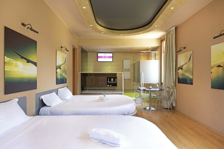 Room 28 of 64