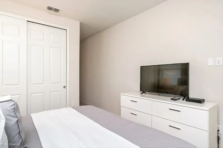 Room 7 of 23