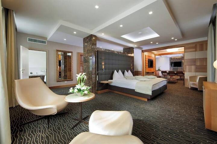 Room 47 of 110