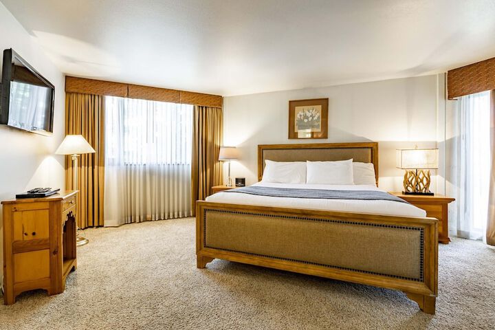 Room 33 of 331