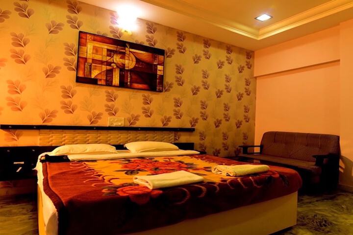 Room 13 of 47