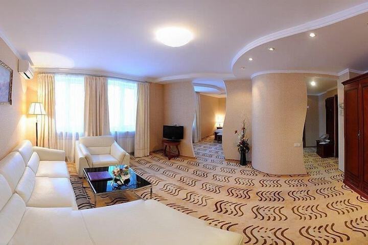 Room 16 of 36