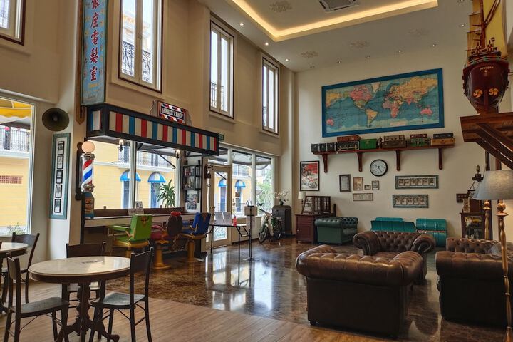 Entrance & Lobby