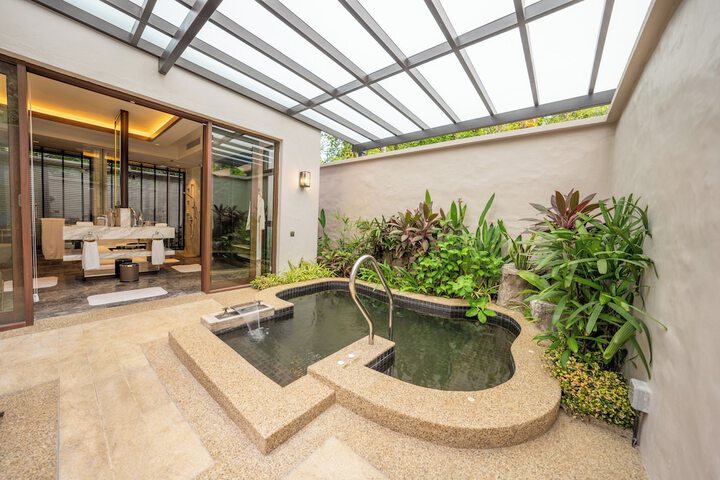 Hot Tub 29 of 56