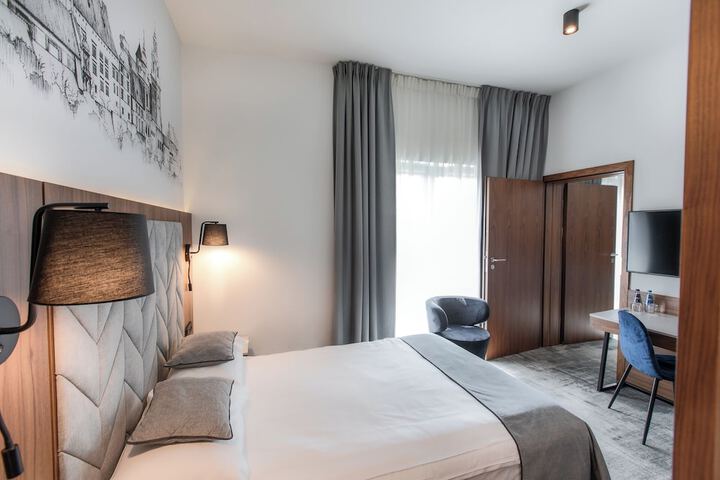 Room 27 of 110