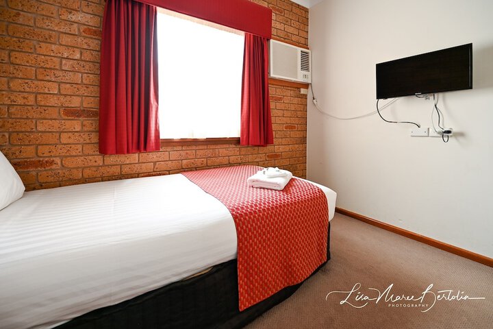Room 5 of 32