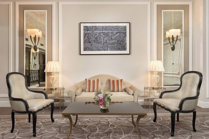 Entrance & Lobby