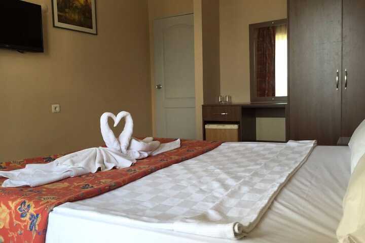 Room 8 of 25