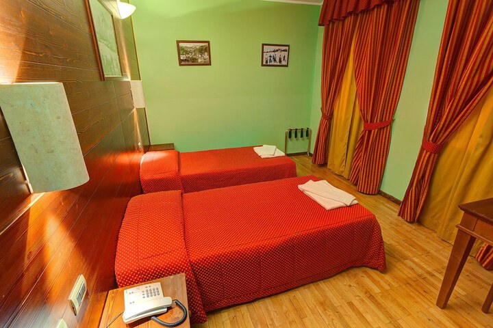 Room 3 of 9