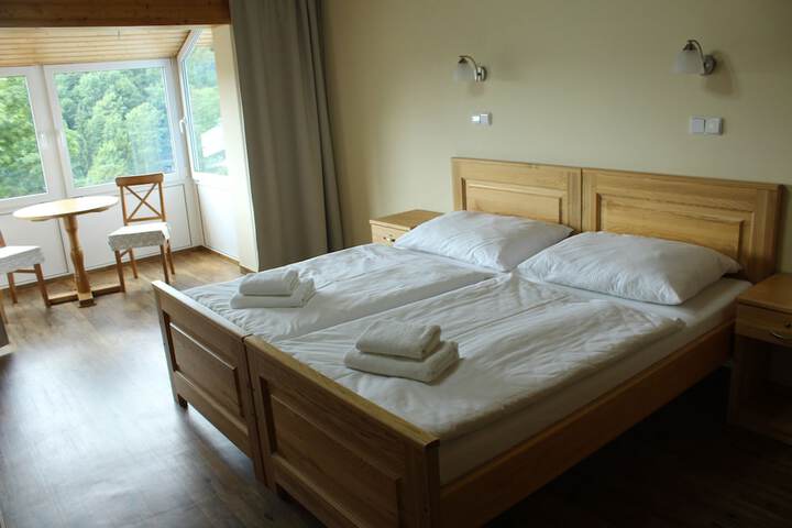 Room 7 of 28