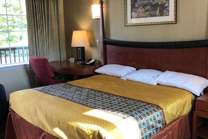Room 28 of 43