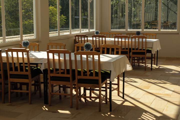 Dining 30 of 69