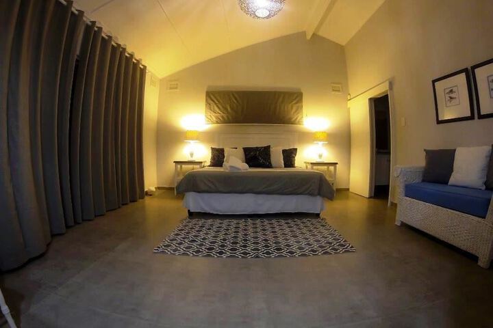 Room 3 of 38