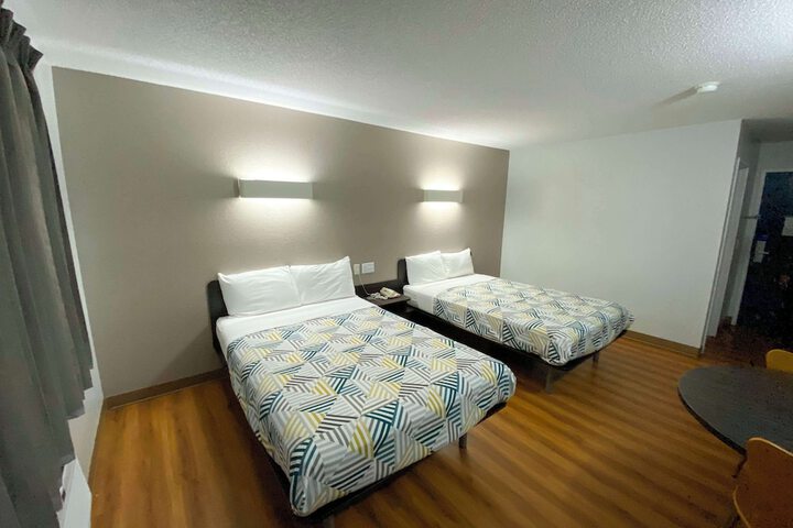 2 Double Beds (7 of 7)