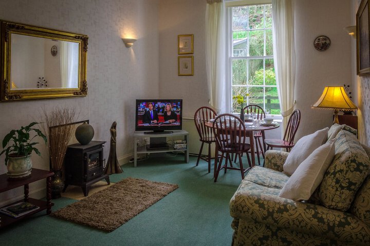 Room 9 of 17