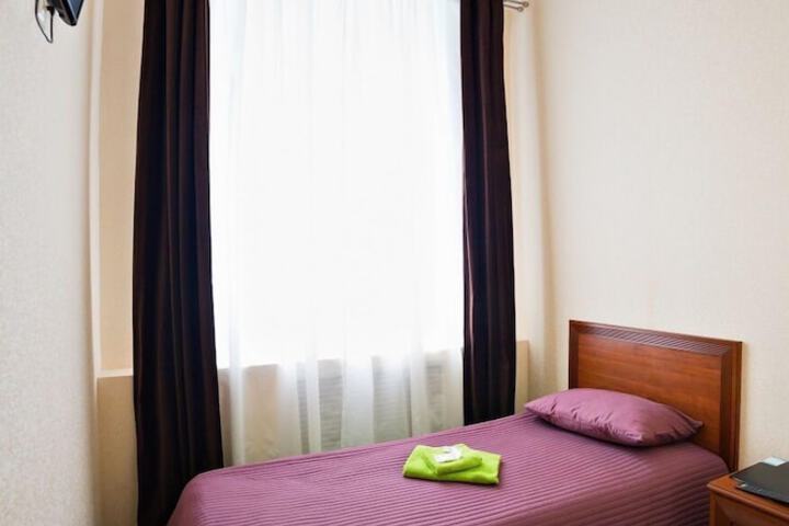 Room 3 of 6