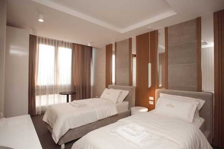 Room 16 of 54