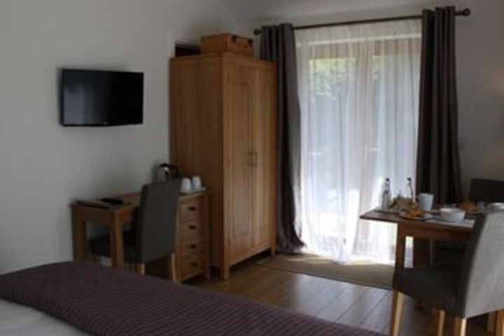 Room 2 of 9
