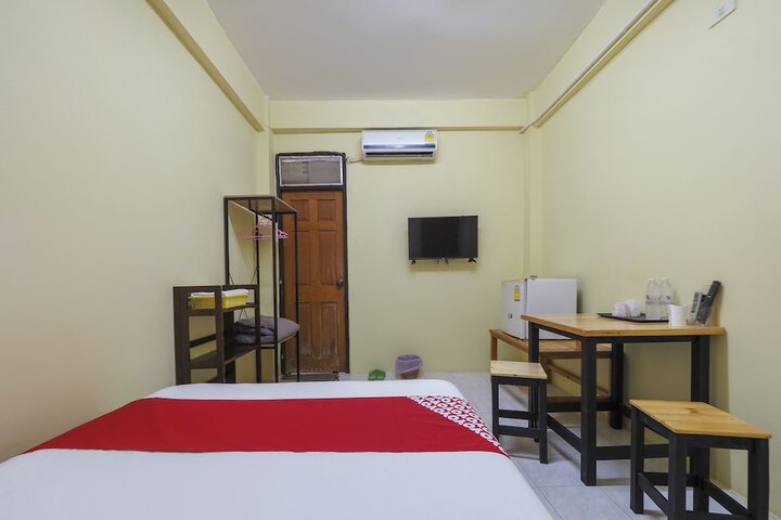 Room 10 of 28