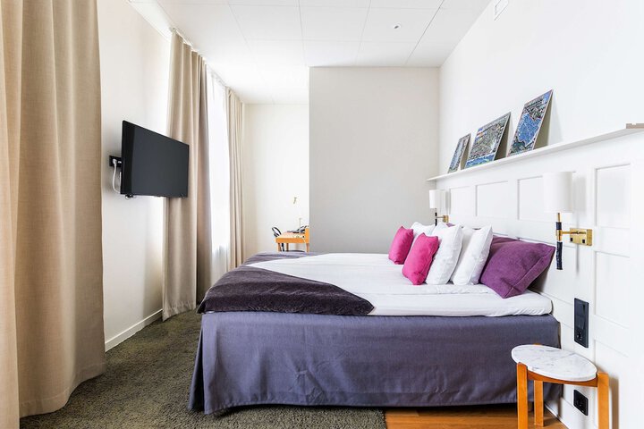 Room 55 of 141