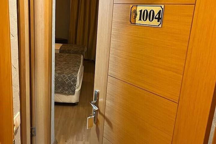 Room 15 of 93