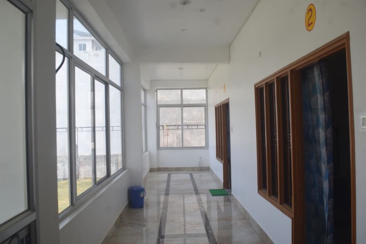 Room 5 of 8