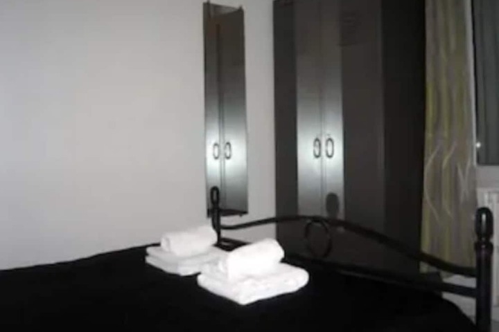 Room 4 of 41