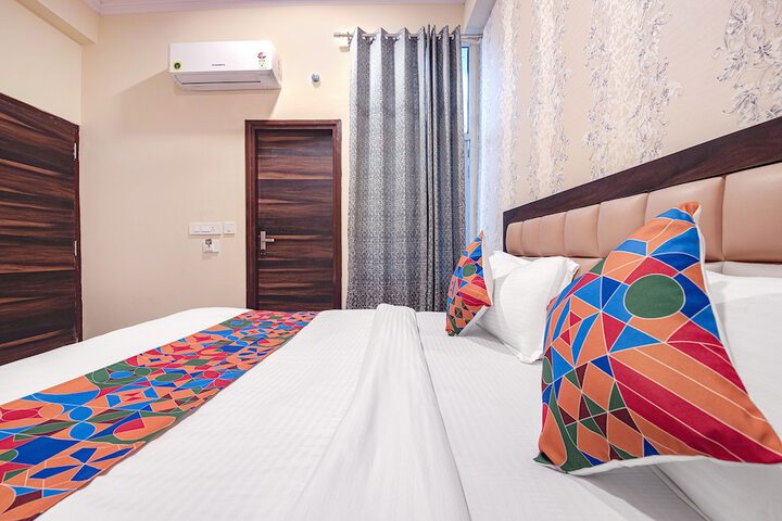 Room 15 of 24