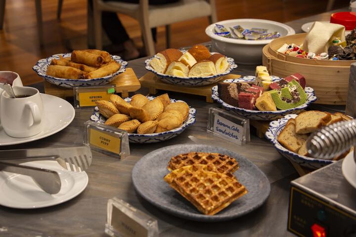 Breakfast/Coffee Service 44 of 58