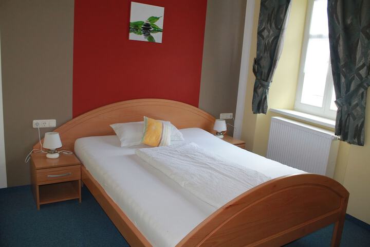 Room 3 of 41