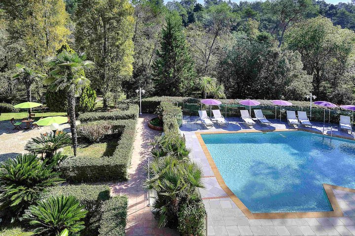 Pools & Facilities