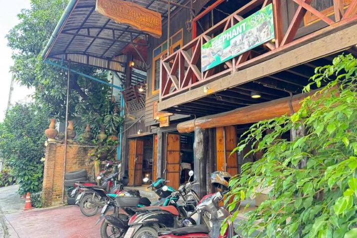 Belvilla Baan Elephant Home