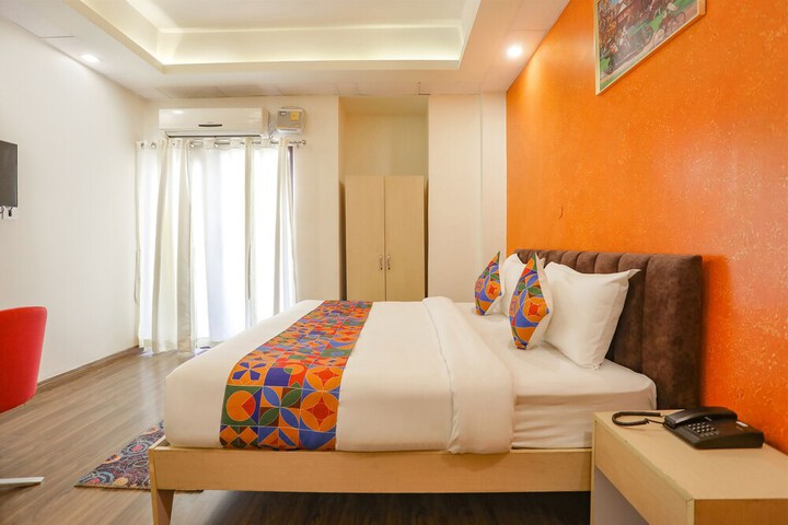 Room 28 of 43
